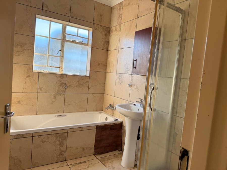 3 Bedroom Property for Sale in Waterval East North West
